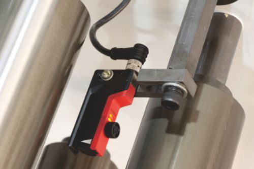 Machine automatique de refendage et de rembobinage à grande vitesse