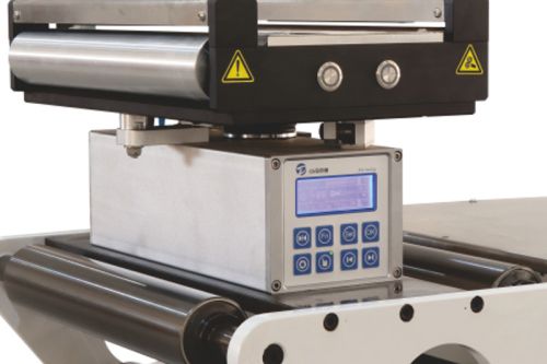 Machine automatique de refendage et de rembobinage à grande vitesse