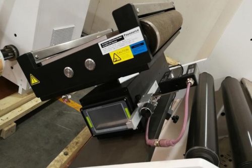 Machine automatique de refendage et de rembobinage à grande vitesse